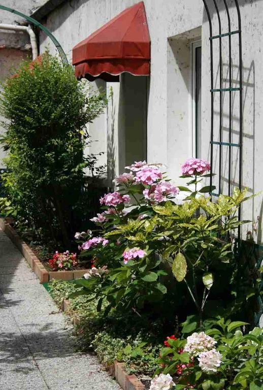 Hotel Princesse Isabelle Puteaux Exterior foto